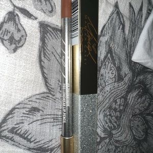 Mac Mariah Carey so dramatique lip pencil